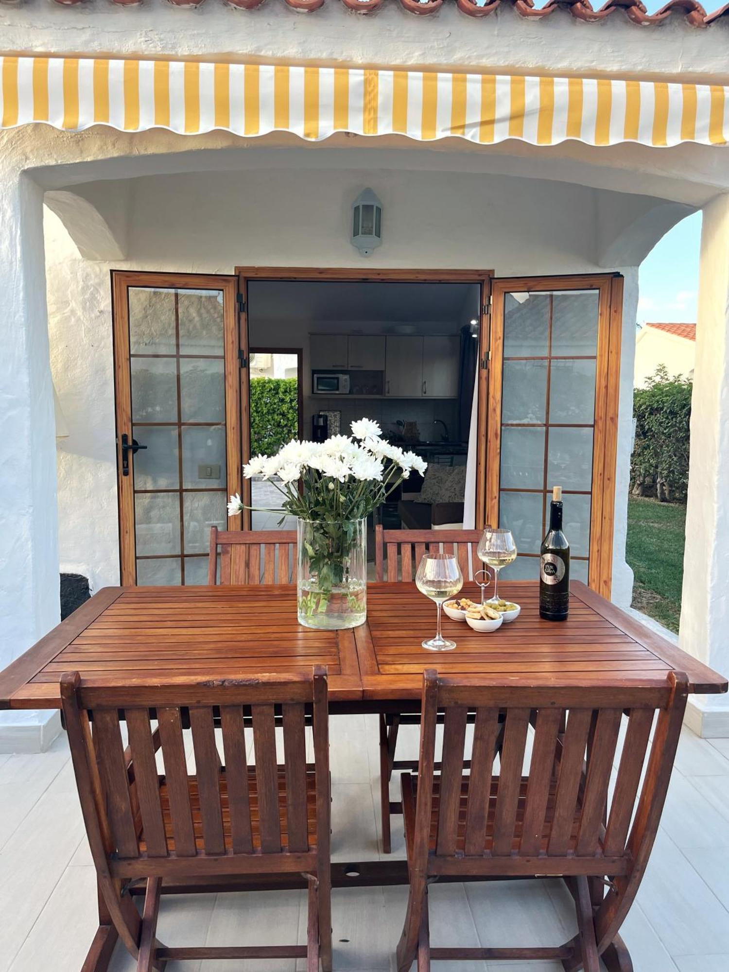Buzzstays: 1-Bed Bungalow, Garden, Near Yumbo & Beach Maspalomas (Gran Canaria) Exterior foto